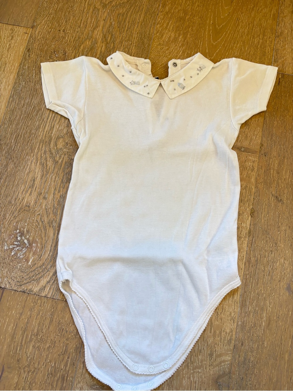 Bonpoint Classic Cream Baby One-Piece with Embroidered Collar 2